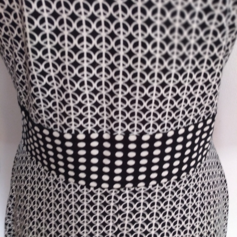 Dress - Picture 2 of 5